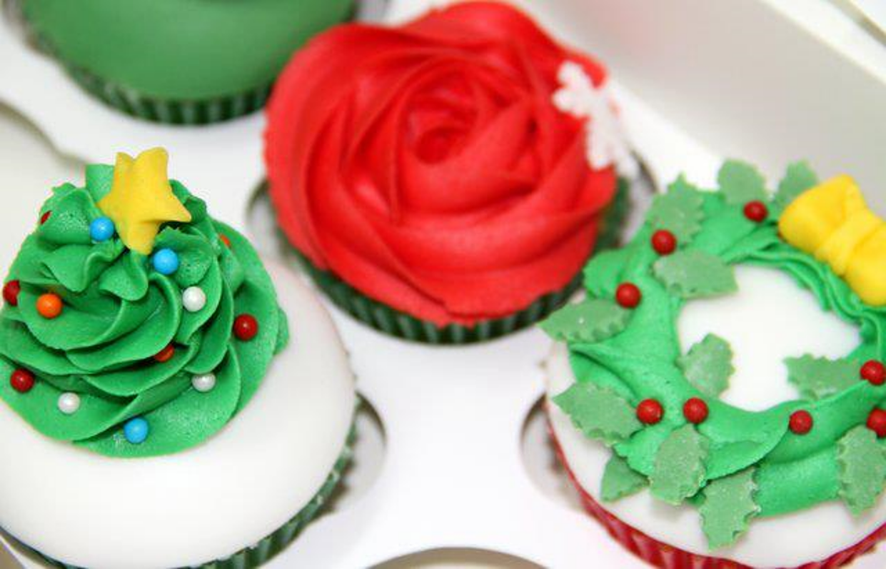 Christmas Cupcake Decorating